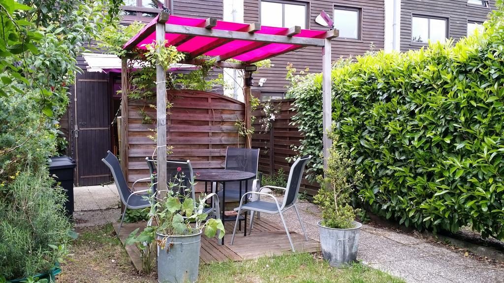 Duplex14H 1Er Etage Jardinet 1 Parking Ou Studio14B Rdc Terrasse Sans Parking La Rochelle  Kültér fotó
