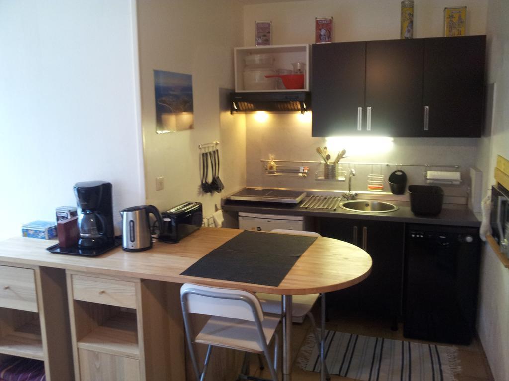 Duplex14H 1Er Etage Jardinet 1 Parking Ou Studio14B Rdc Terrasse Sans Parking La Rochelle  Kültér fotó